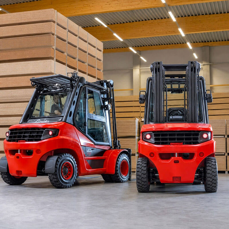 CARRELLI-ELEVATORI-TERMICI-LINDE